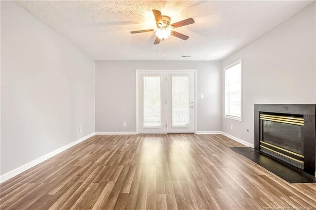 Building Photo - 275 Waterdown Dr