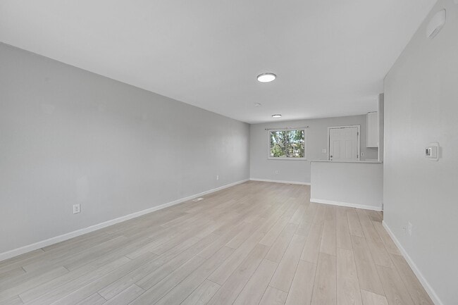 Building Photo - $2,200.00 - 3 Bed,1.5 Bath, Single Family ...