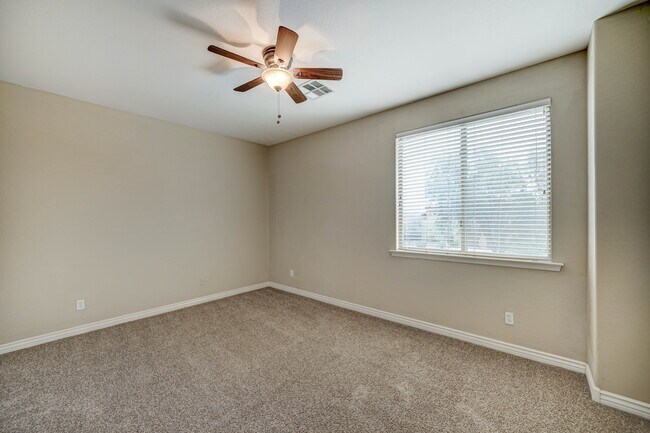 Building Photo - 8503 W Coyote Dr