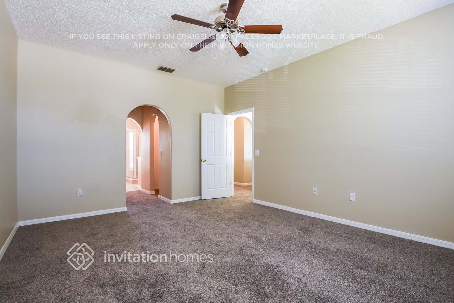 Building Photo - 371 Pebble Ct