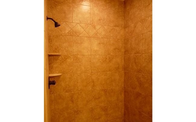 Building Photo - 637 Mineral Springs Rd