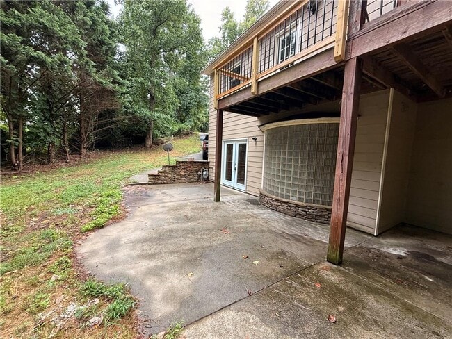 Building Photo - 1505 Hillcrest Dr