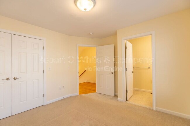 Building Photo - 330 Crystal Ave