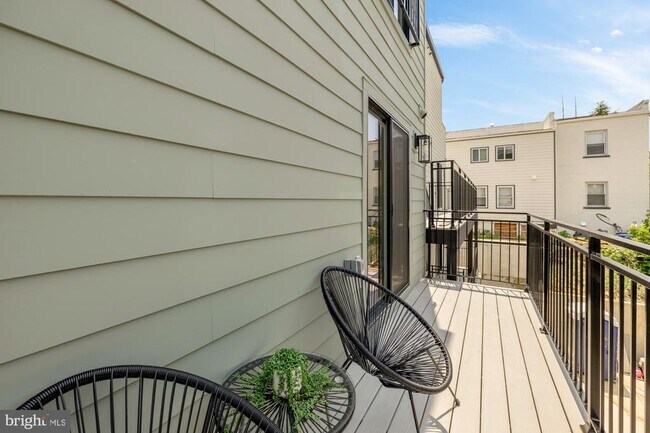 Building Photo - 2610 41st St NW