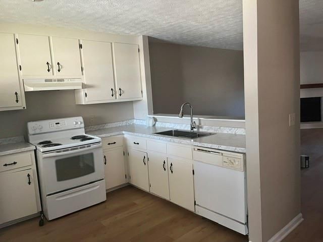 Building Photo - 1290 Knoll Ct NW
