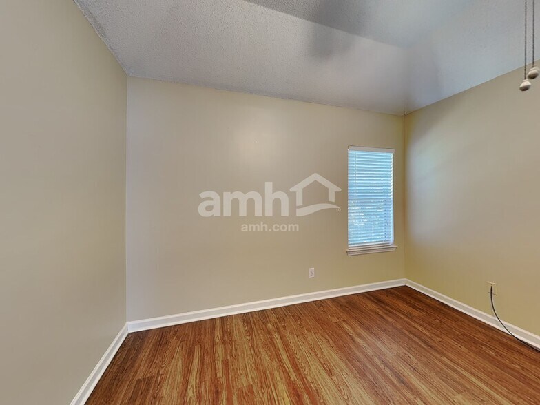 Building Photo - 380 Cascade Rise Ct SW