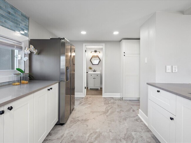 Building Photo - Charming Updated Bungalow near Downtown De...