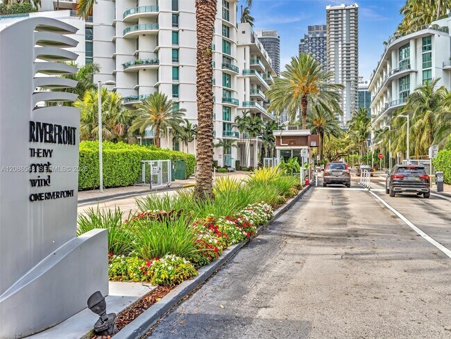 Building Photo - 350 S Miami Ave