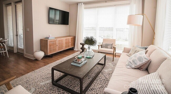 Building Photo - 6408 Providence Farm Ln