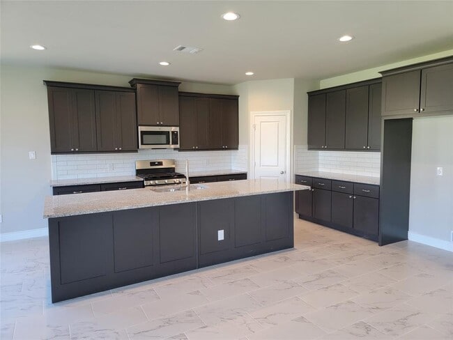 Building Photo - 431 Hunters Xing Dr