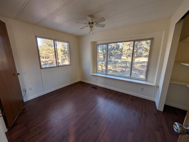 Building Photo - 18528 Henwas Loop