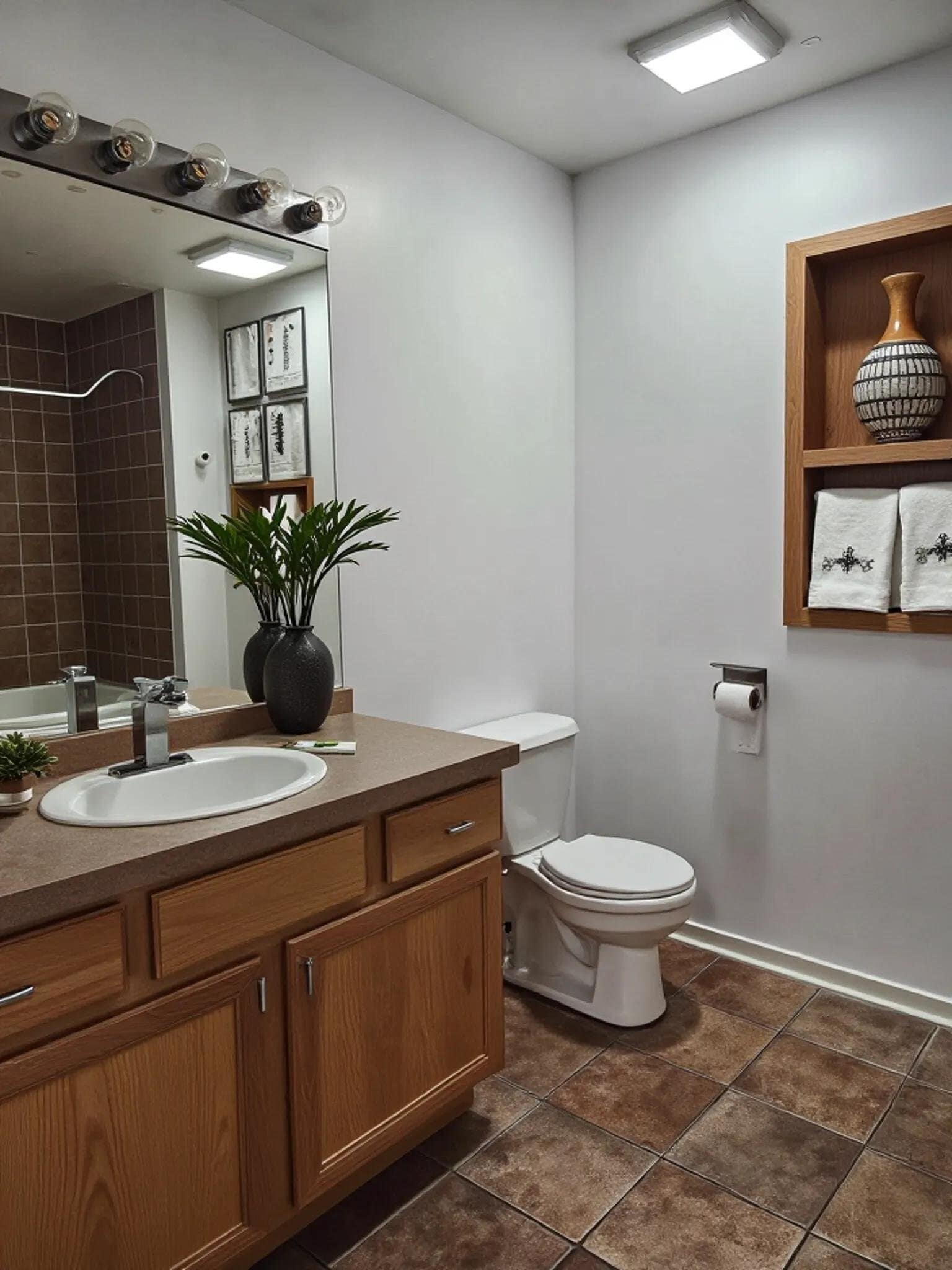 Building Photo - 1525 S Sangamon St