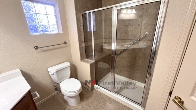 Building Photo - 2 Bedrooms, 2 Baths Ground Level