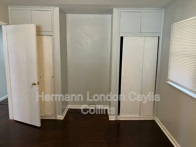 Building Photo - 9839 Medford Dr