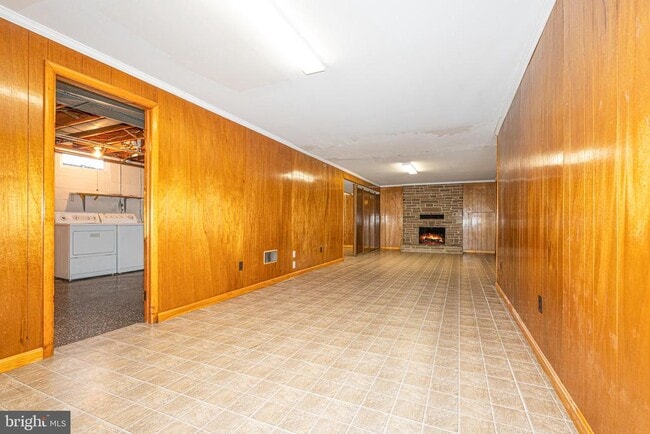 Building Photo - 6219 Groveland Rd