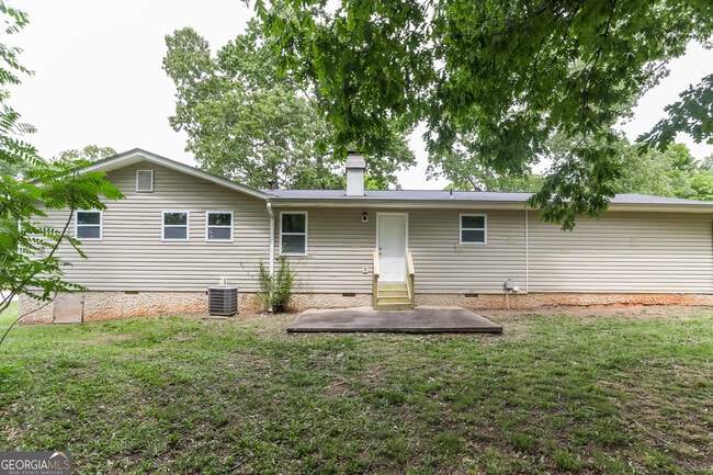 Building Photo - 5819 S Quail Dr