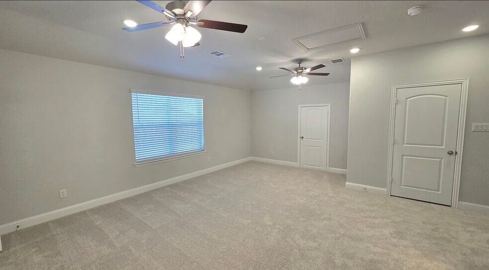 Building Photo - 3017 Burwick Ln