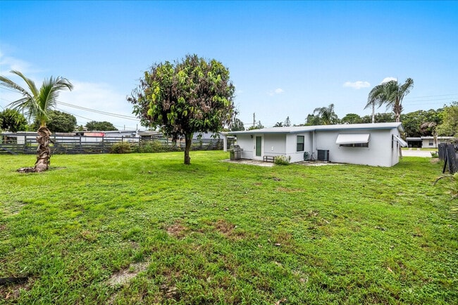 Building Photo - 128 SE Prima Vista Blvd