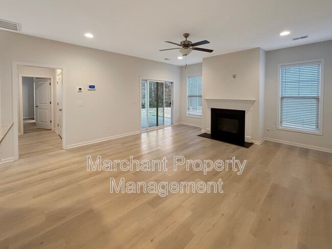 Building Photo - 459 Torrington Dr