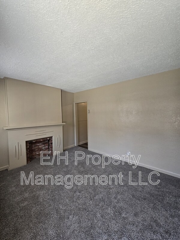 Building Photo - 1419 S Martinson St