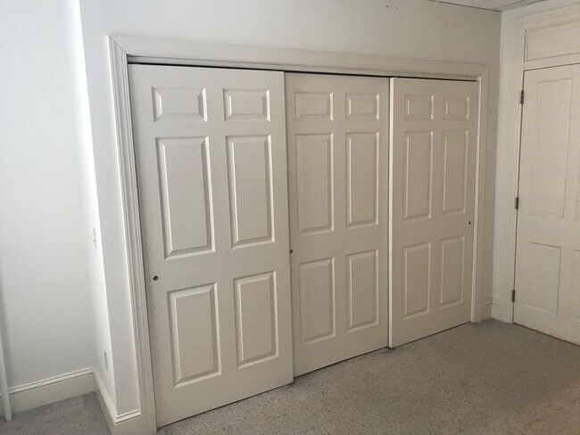 Bedroom - 616 Linden St