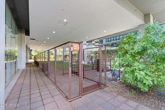 Building Photo - 7180 E Kierland Blvd