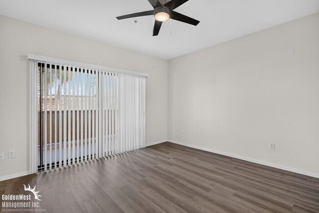 Building Photo - Beautiful 2Bdm 2Ba Condo with Community Pool in Glendale!