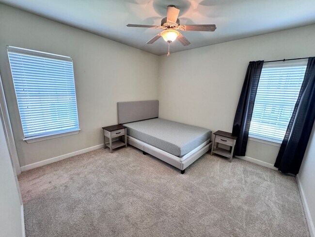 Building Photo - 2BD/2BA FOR RENT