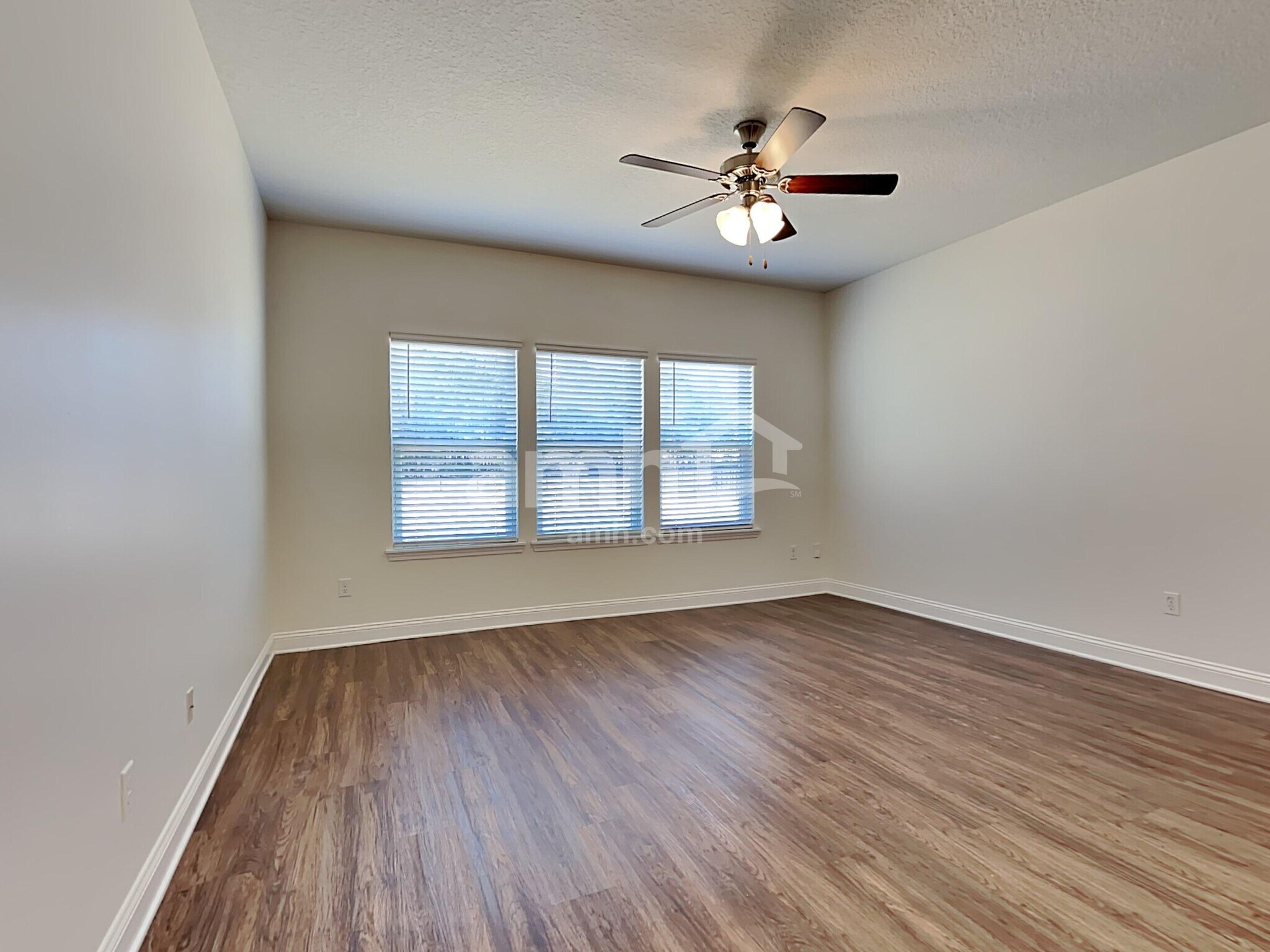 Building Photo - 917 Sunny Stroll Dr