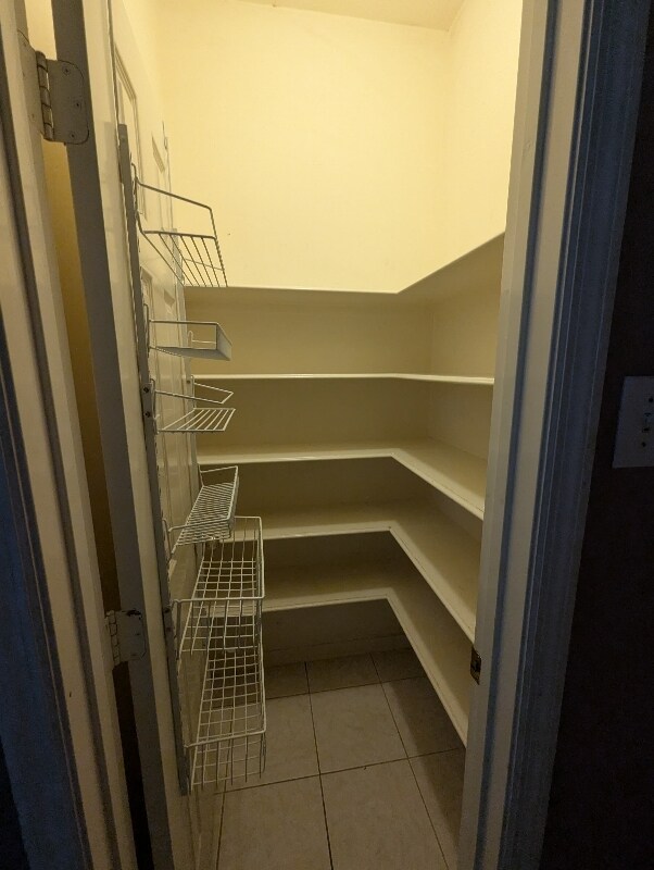 Building Photo - 4030 Harwood Dr
