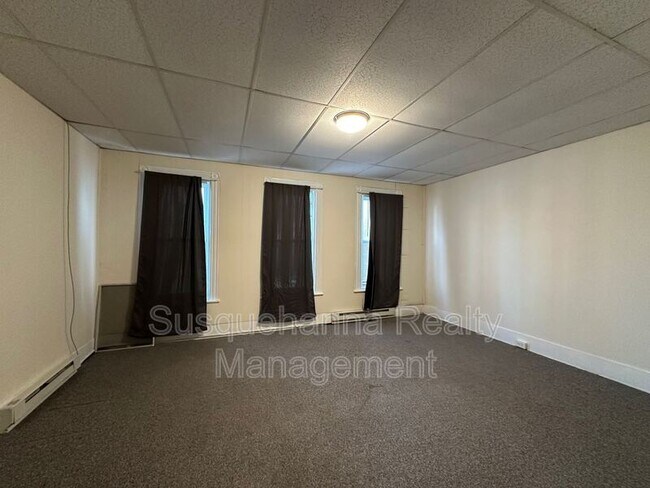 Building Photo - 342 N Mulberry St