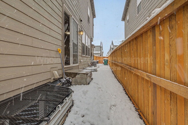 Building Photo - 28466 E 6th Pl