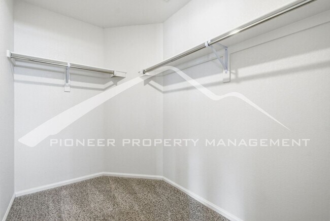 Building Photo - Gorgeous Home with Washer/Dryer and 2-Car Garage