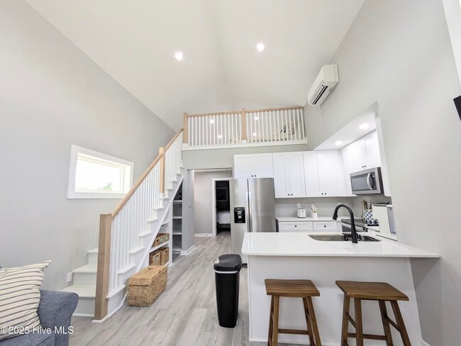 Building Photo - 124 Long Pond Loop