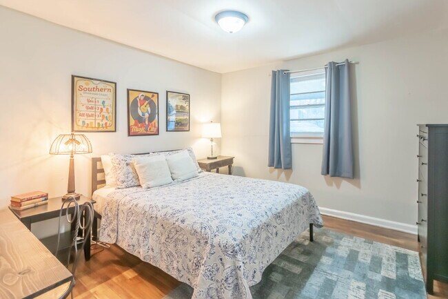 Building Photo - Furnished, All Inclusive Mid-term Lease!