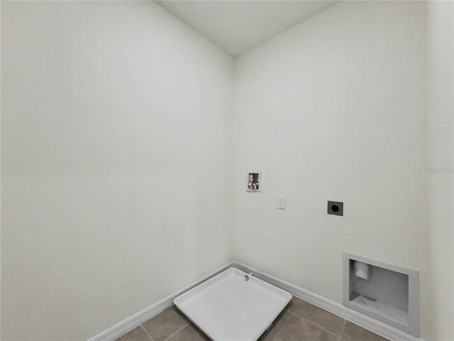 Building Photo - 2085 Doe Run Dr