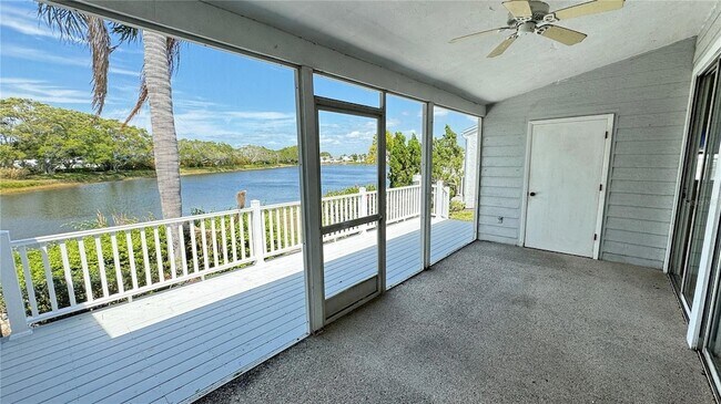 Building Photo - 950 Waterside Ln