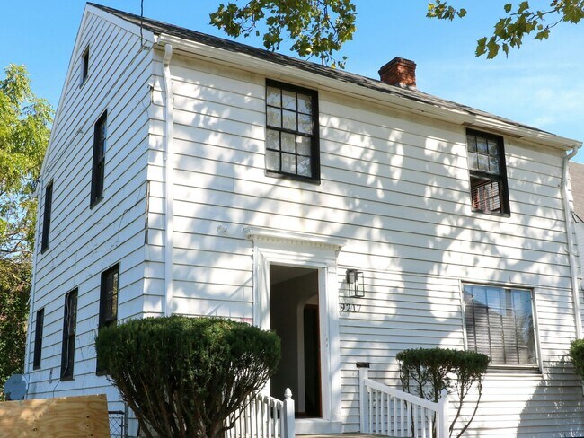 Building Photo - 9217 Marshall Ave