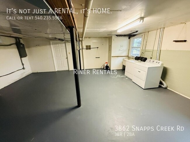 Building Photo - 3862 Snapps Creek Rd