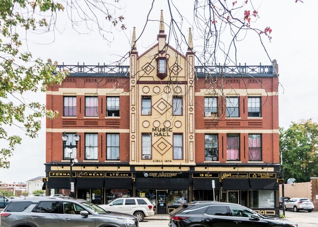 Building Photo - 18 Elm St