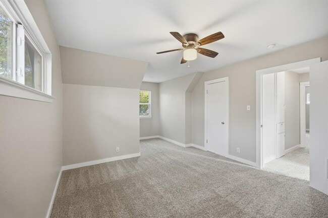 Building Photo - 6901 Bryn Mawr Dr