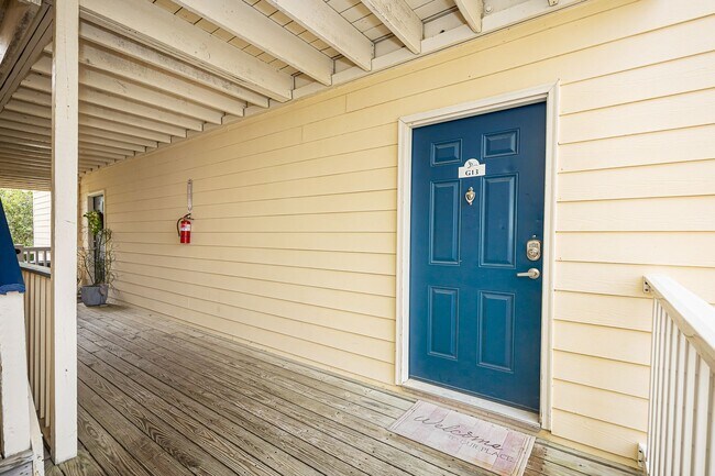 Building Photo - Harbor Landing rental with boat slip, great amenities, and a gated waterfront community lifestyle.