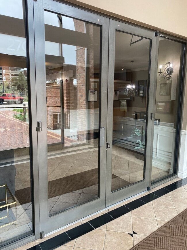 Building Photo - 2 bed/2 bath 4th Floor Unit in Cherry Creek! Covered Parking & Laundry Included!