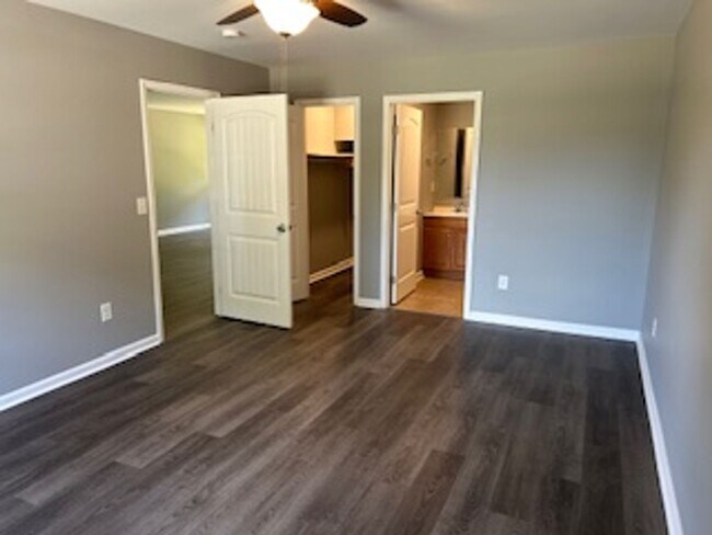 Building Photo - Gardenia Lane