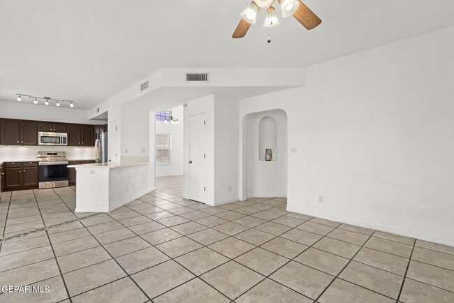 Building Photo - 636 Paseo Hermoso Dr