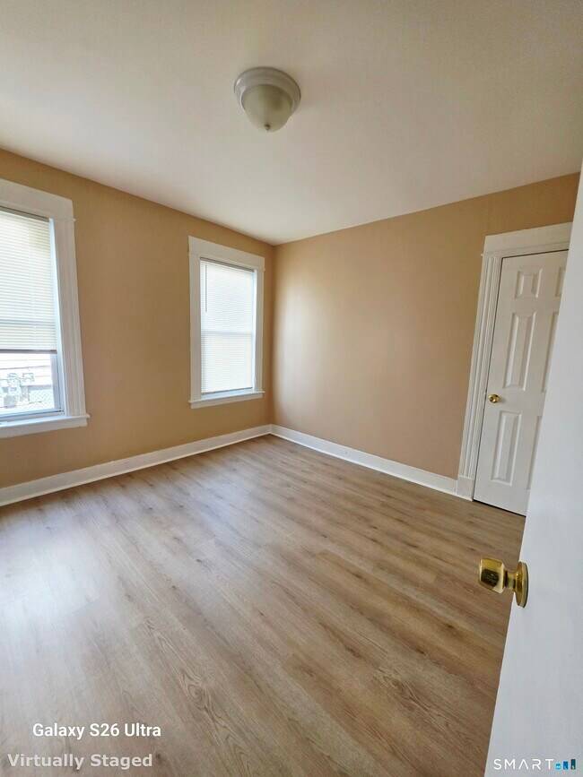 Building Photo - 124 Southview St