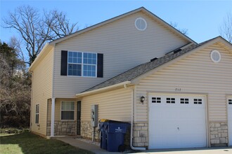 Building Photo - 712 Woodside Creek Dr