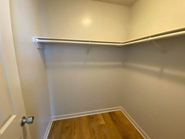 Building Photo - 2-Bed, 2.5-Bath Townhouse with Move-In Special – Walk to McNeese State University!