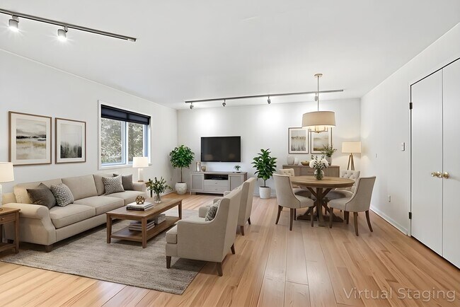 Building Photo - 700 10th St