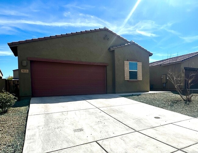 Building Photo - Stunning 4-bedroom, 2-bathroom home located in the vibrant community of Sahuarita, AZ